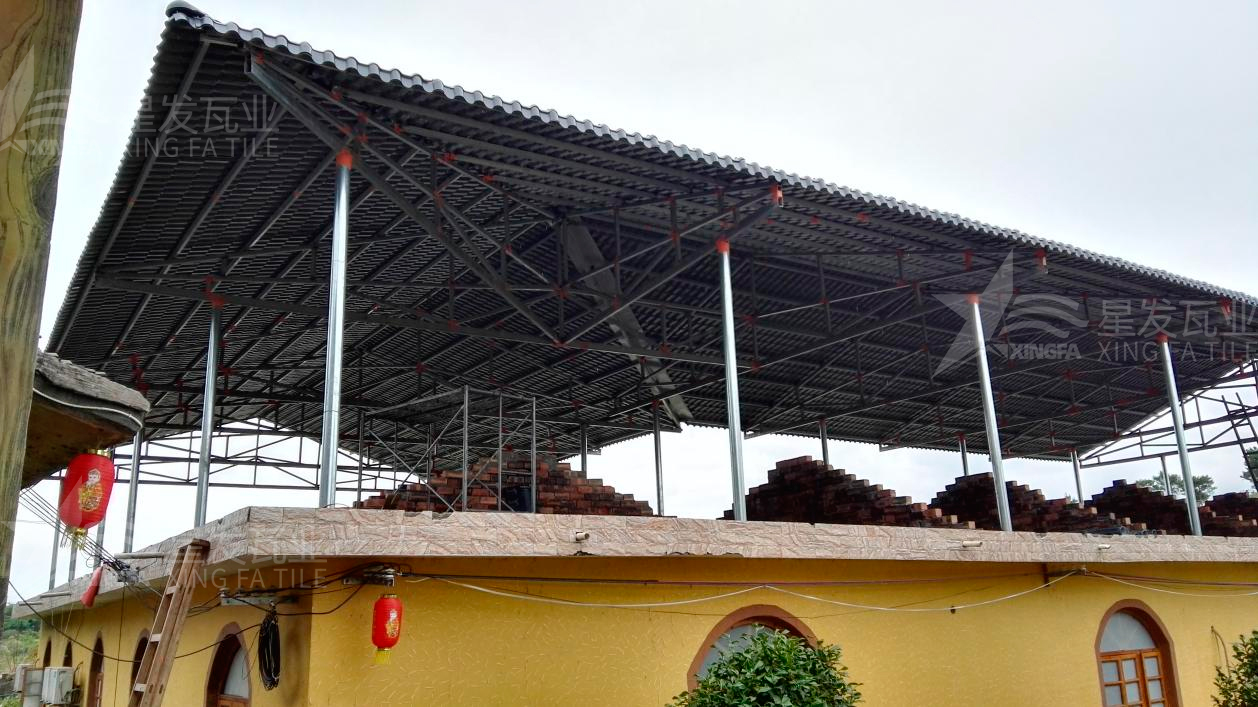 “鋼結(jié)構(gòu)+合成樹脂瓦”屋面建筑體系已被普遍應(yīng)用，促進(jìn)行業(yè)發(fā)展
