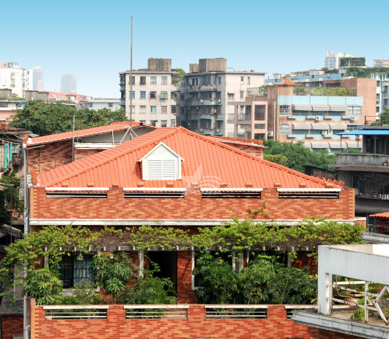 新農(nóng)村建房：琉璃瓦與合成樹脂瓦對(duì)比，何者更適合？