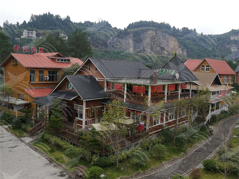 選擇合成樹脂瓦，為南方屋頂雨季防水護航
